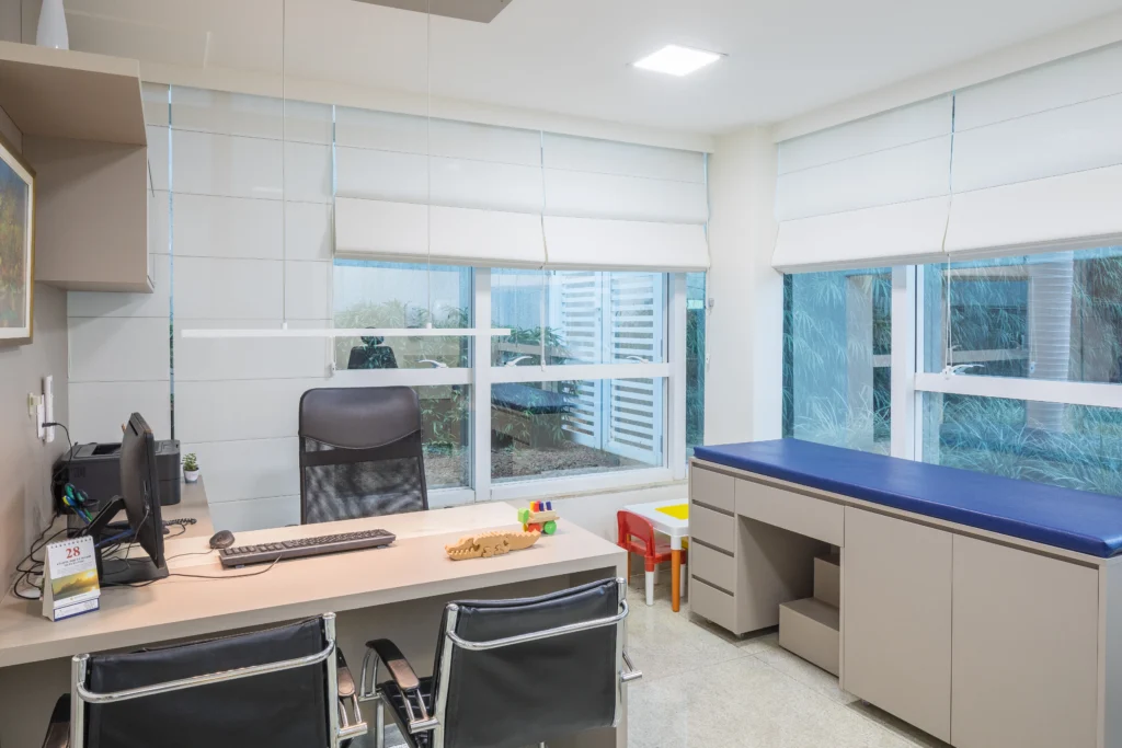 Consultório dentro da clinica nakanishi em brasília